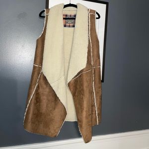 Natural Reflections Faux Suede Vest w/ Pockets in Tan Size XS/S (Never Worn)